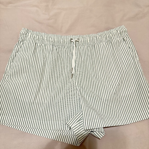 Athleta women’s midday short - Picture 1 of 4